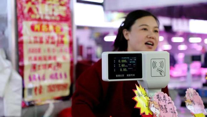 这里新增一个大型社区商业综合体(图2)