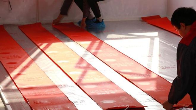 吉居客石墨烯电地暖:绿色节能畅享低碳(图2) 吉居客石墨烯电地暖:绿色节能畅享低碳(图2)