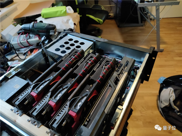 冬季取暖熊猫体育的电费太贵!程序员DIY“矿机”供热系统(图7) 冬季取暖熊猫体育的电费太贵!程序员DIY“矿机”供热系统(图7)