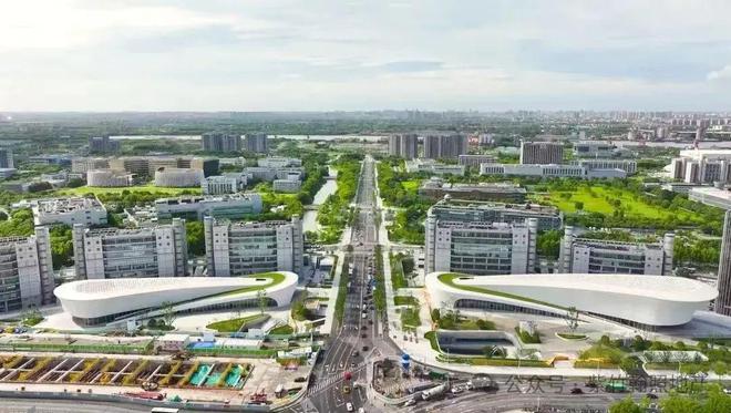 【官网最新】兰香湖贰号官方售楼处发布:臻品豪宅 耀世登场!(图4) 【官网最新】兰香湖贰号官方售楼处发布:臻品豪宅 耀世登场!(图4)